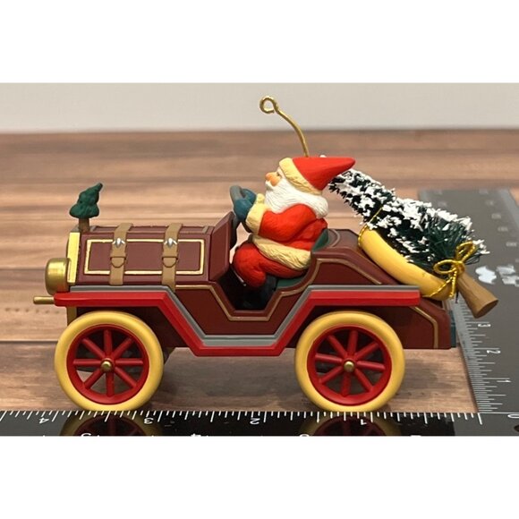 1995 HALLMARK KEEPSAKE ORNAMENT QX5179 SANTA'S ROADSTER HERE COMES SANTA - Picture 8 of 10